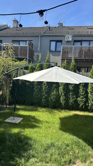 Parasol ogrodowy z podstawą marmurową