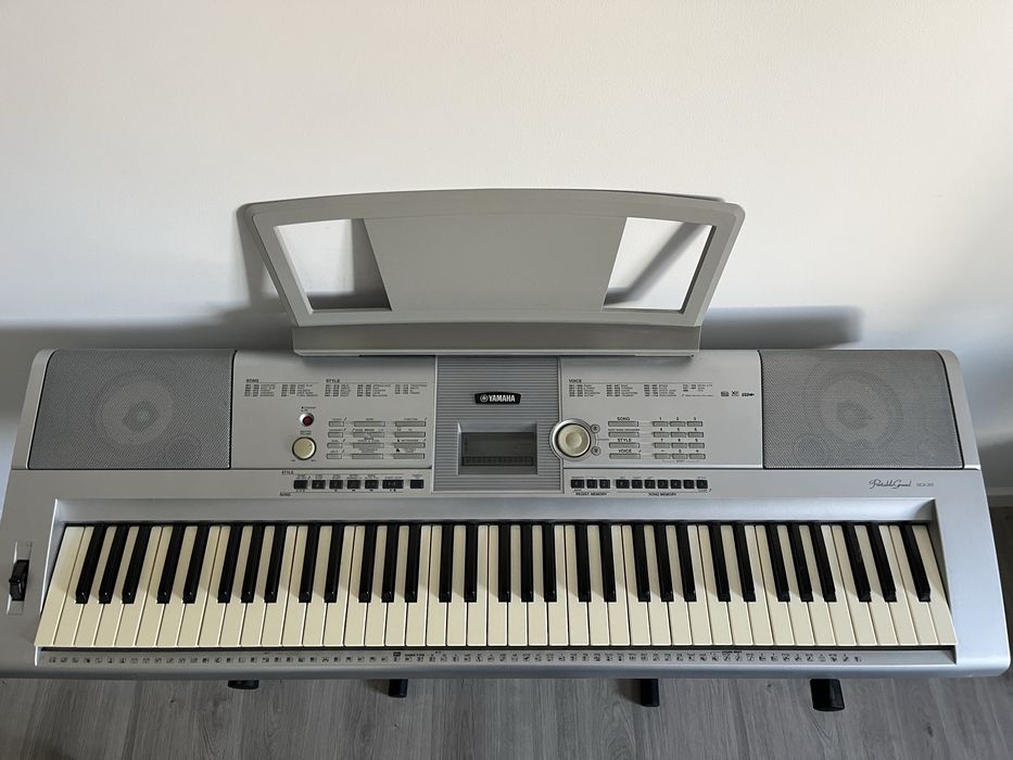 Teclado Yamanha PortableGrand DGX-025