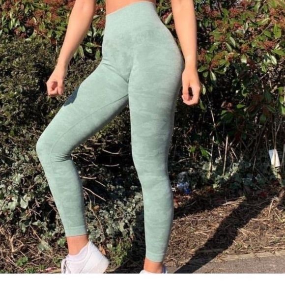 Gymshark sage green S