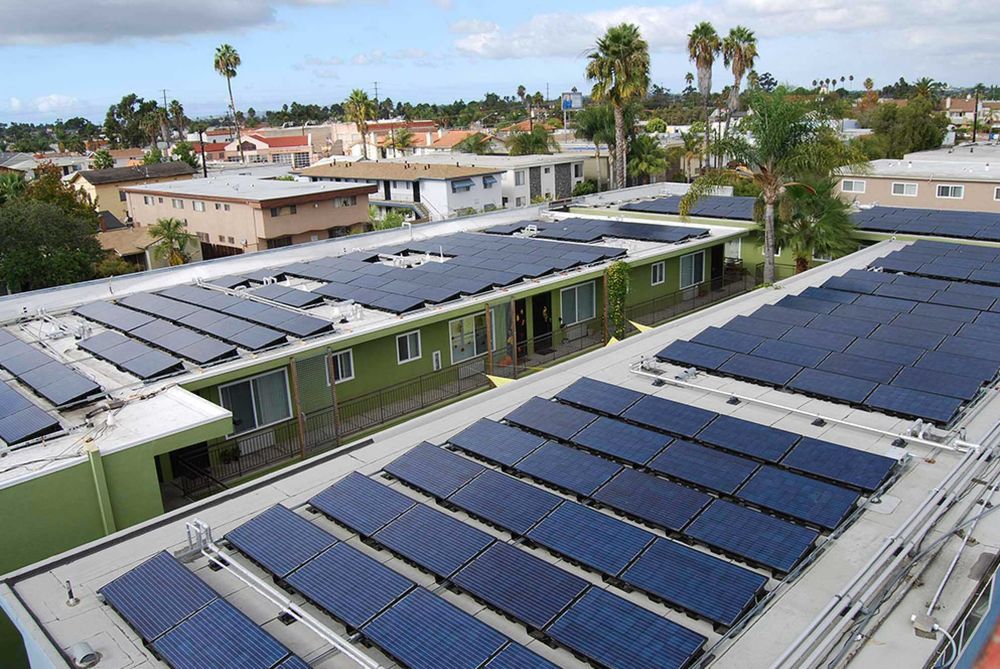 Монтаж сонячних панелей і систем резервного живлення сес инвертор