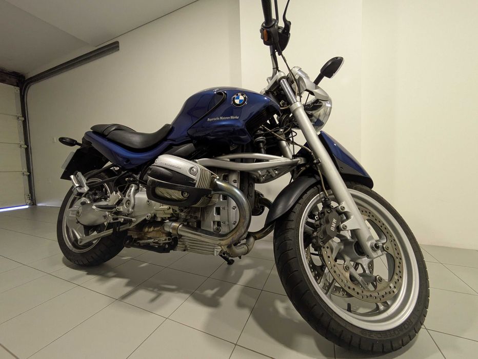 Moto da marca BMW R850R