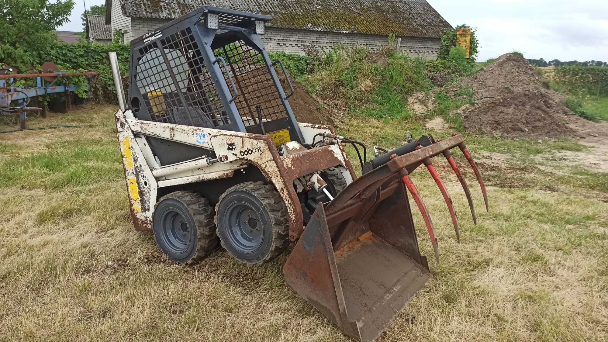 Miniładowarka Bobcat 443 Kubota Mustang