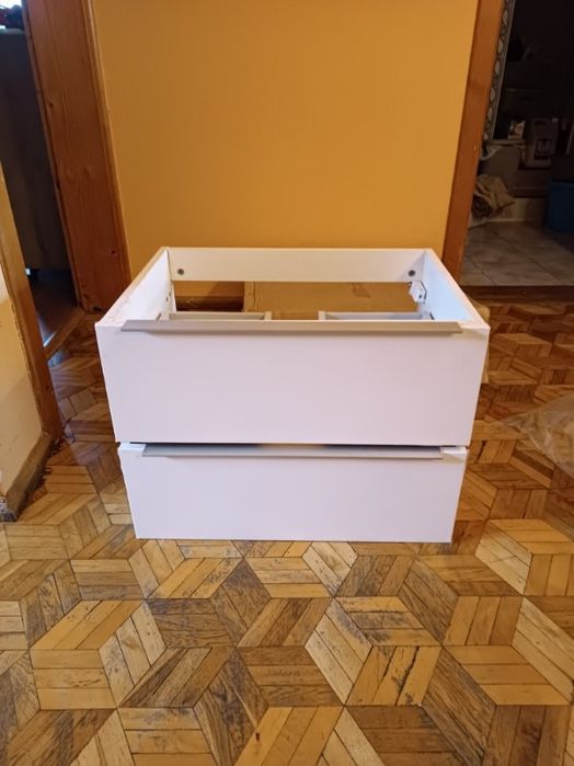 Półka łazienkowa pod umywalkę z umywalką