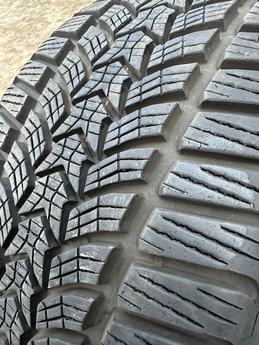 opony zimowe 225/45/17 jak nowe prod.Germany dot 21