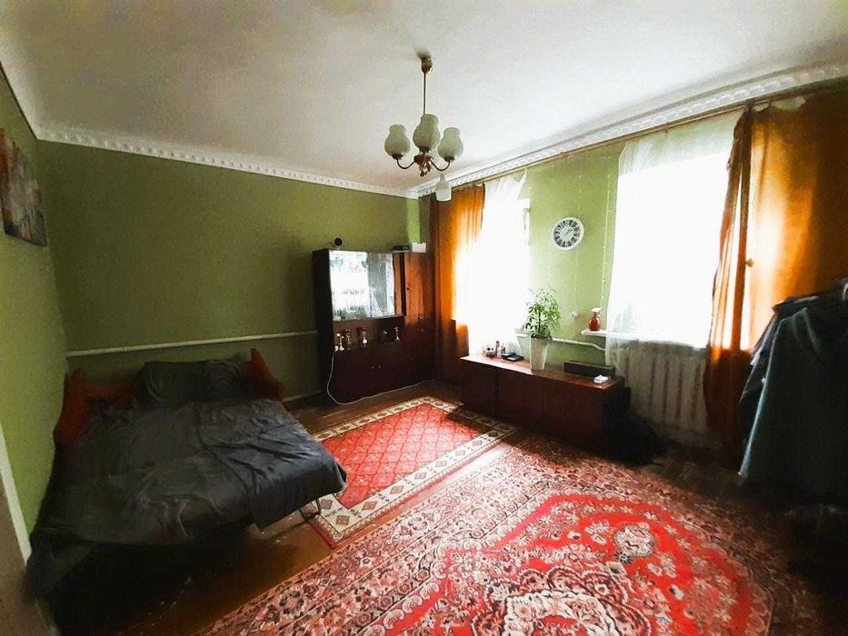 Історичний центр і крапка.