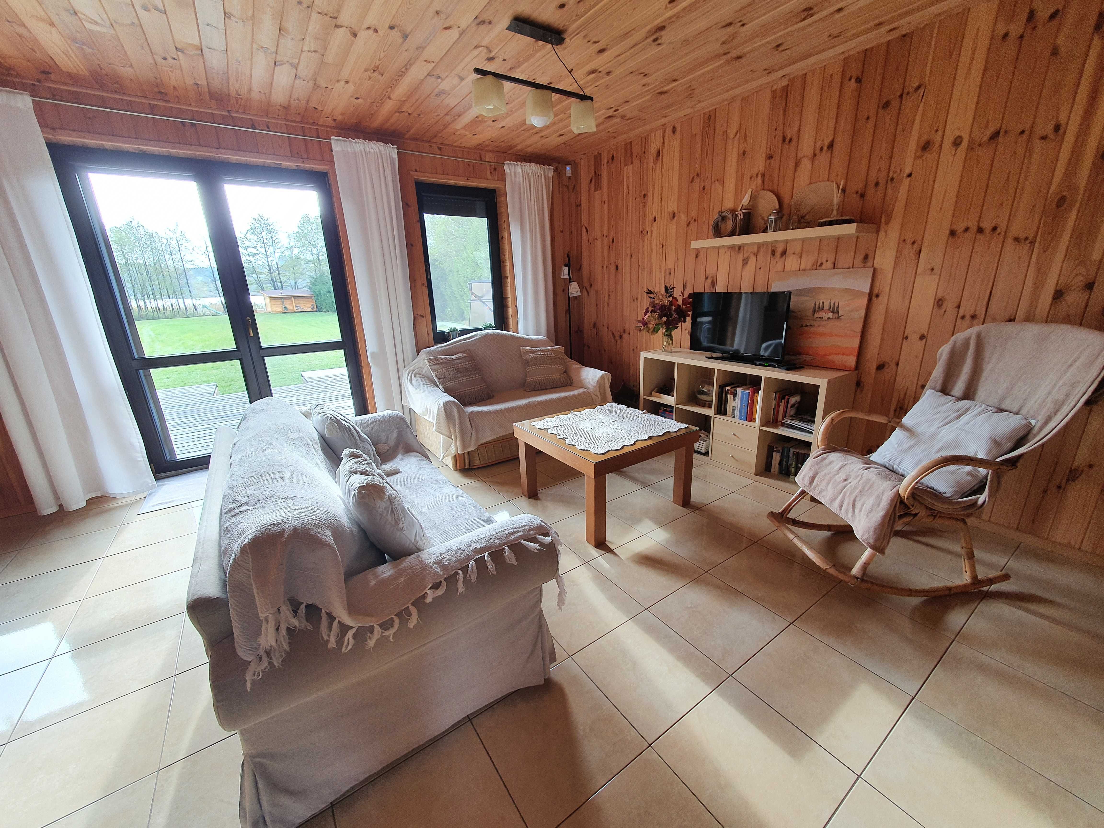 Domek nad jeziorem w Gibach z balią i sauną