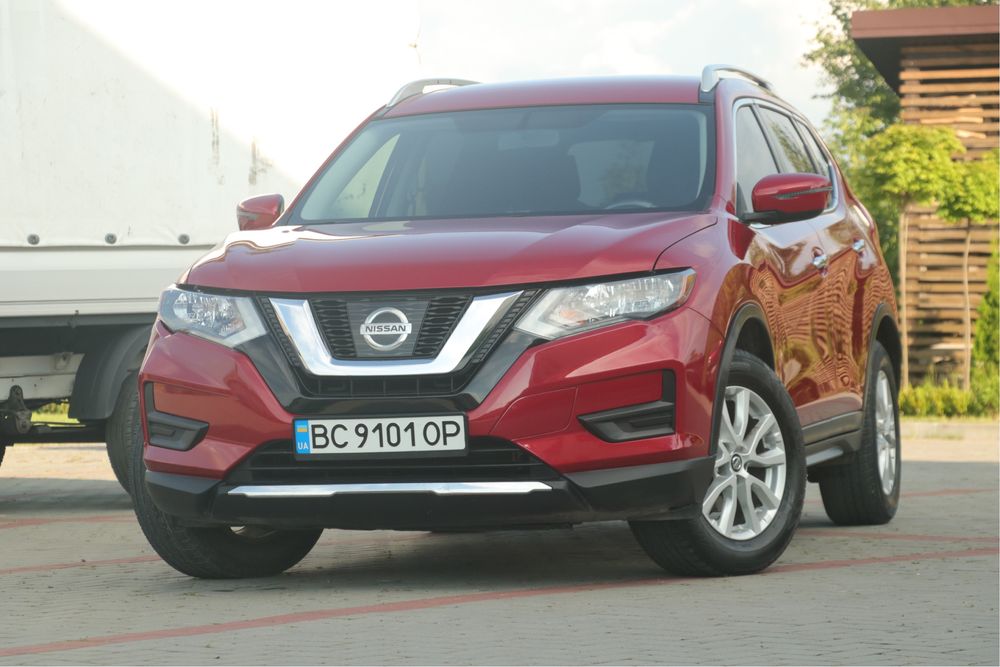 Продаж надійного автомобіля Nissan Rogue