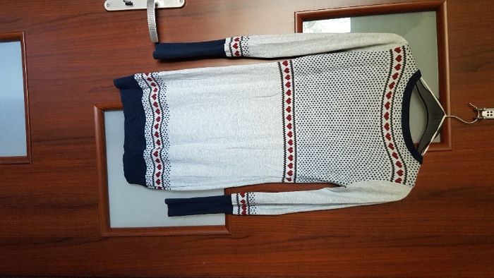 Długi sweter Bershka