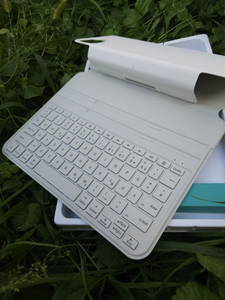 ESR Ascend Keyboard Case Lite для iPad Pro 11 / iPad Air 4/5
