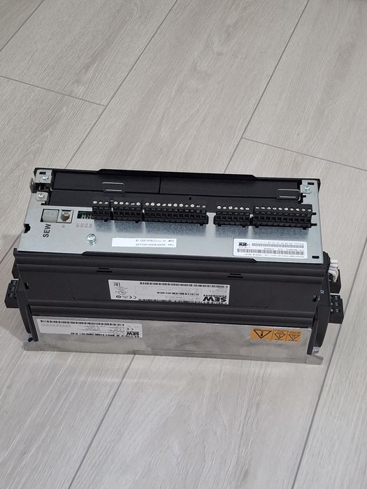 Інверторний перетворювач частоти SEW-EURODRIVE
