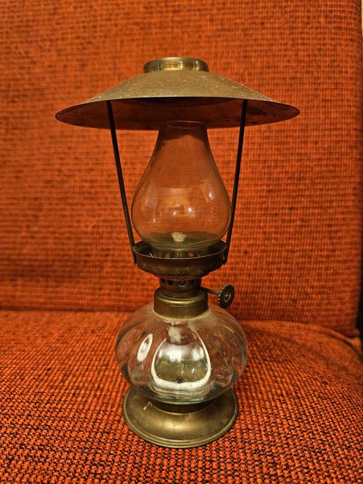 Lampa naftowa piękna