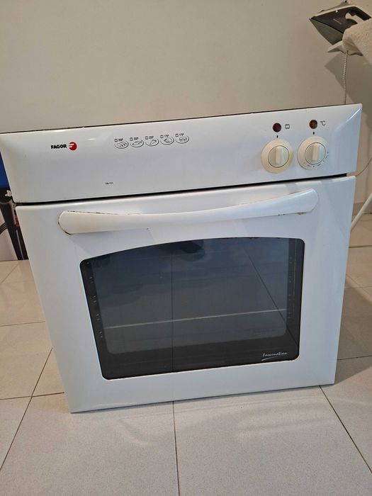 Vendo forno elétrico