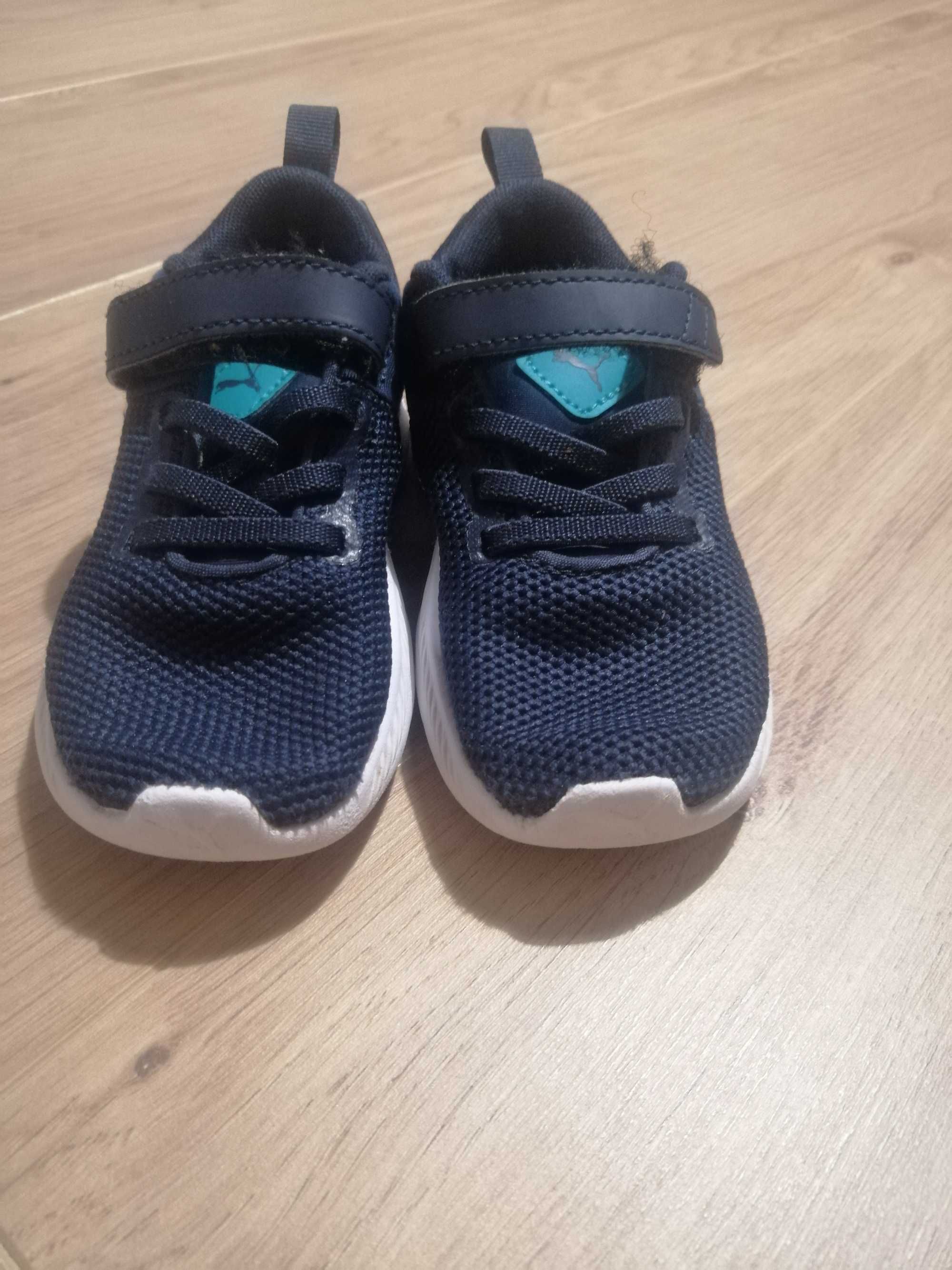 Buty sportowe puma chłopięce roz. 25