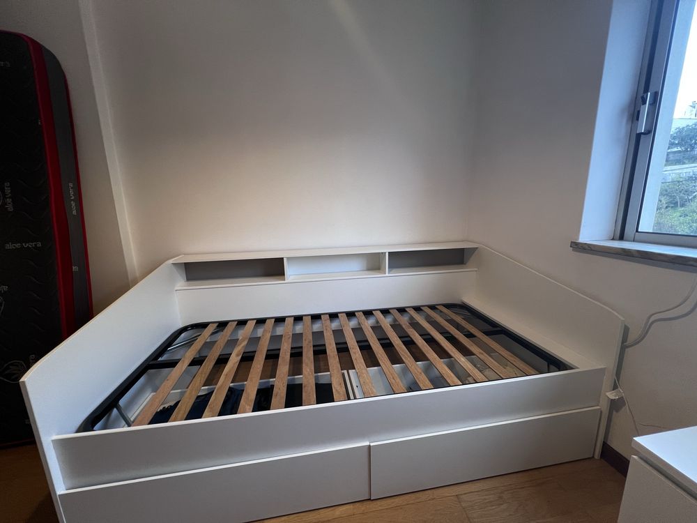 Cama Individual com 3 prateleiras + 2 gavetas de arrumação
