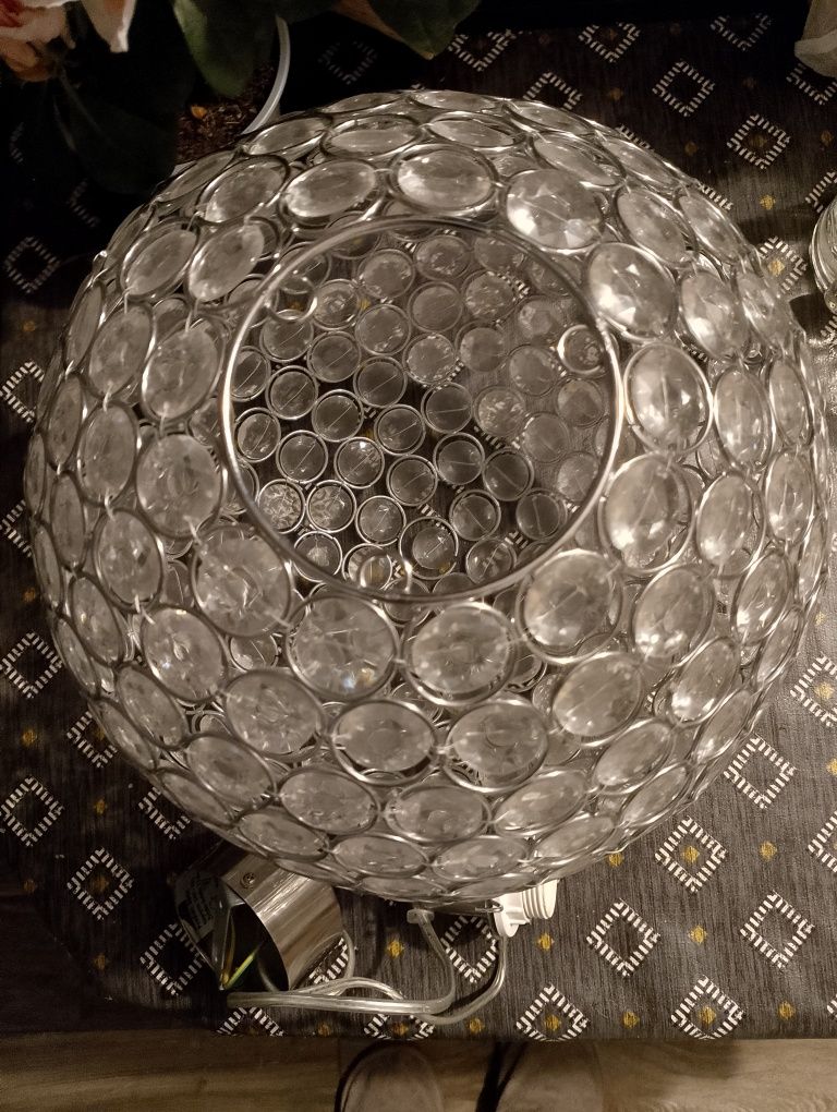 Sprzedam lampę sufitową w bardzo dobrym stanie