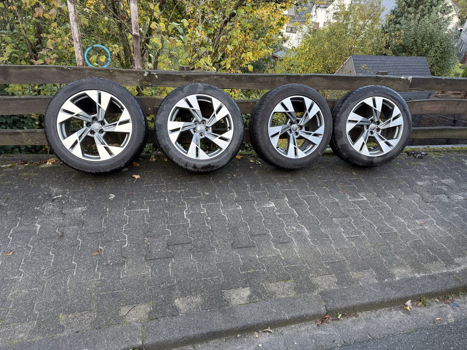 Комлект коліс  Audi E tron 20 Радіус з резиною, топ стан