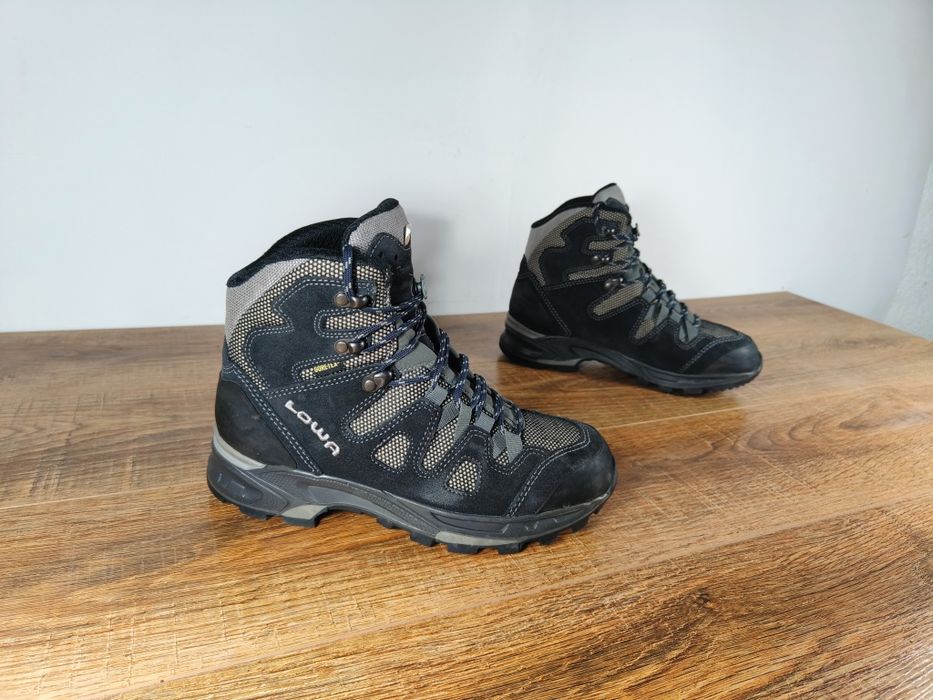 Трекінгові ботинки Lowa Khumbu II GTX