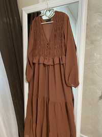 Сукня максі коричнева балахон з воланами платье
