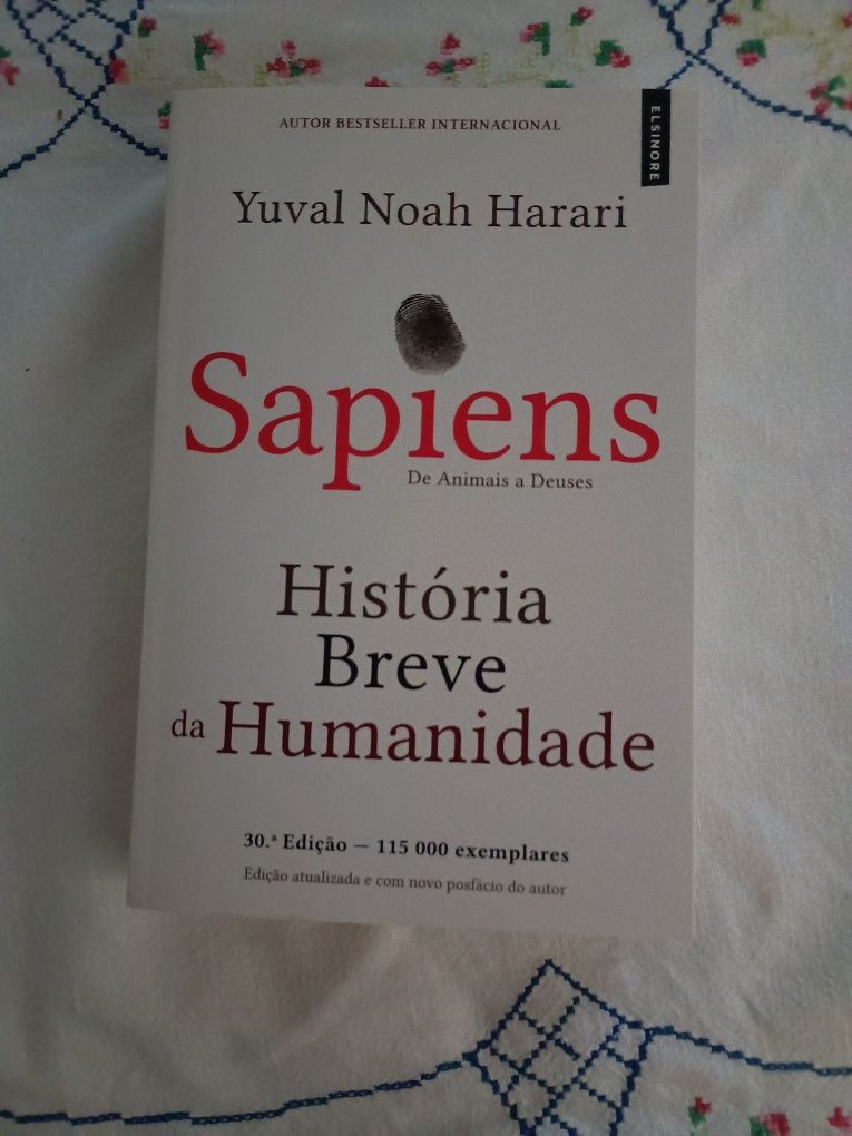 Livro Sapiens "História Breve da Humanidade"