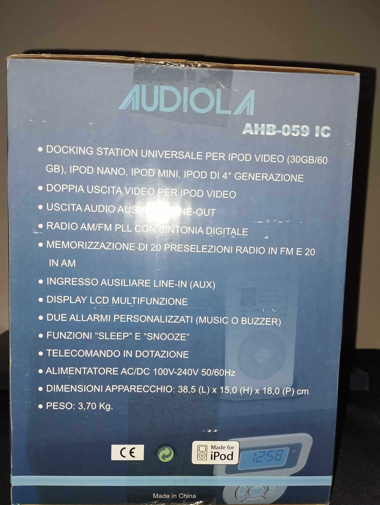 Uniwersalna stacja dokujaca do Ipod z radiem pilotem