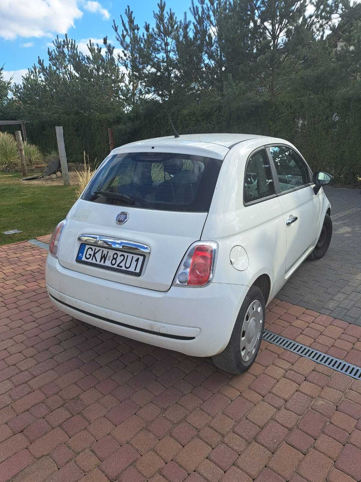Syndyk sprzeda pojazd marki Fiat 500, 2011 r.
