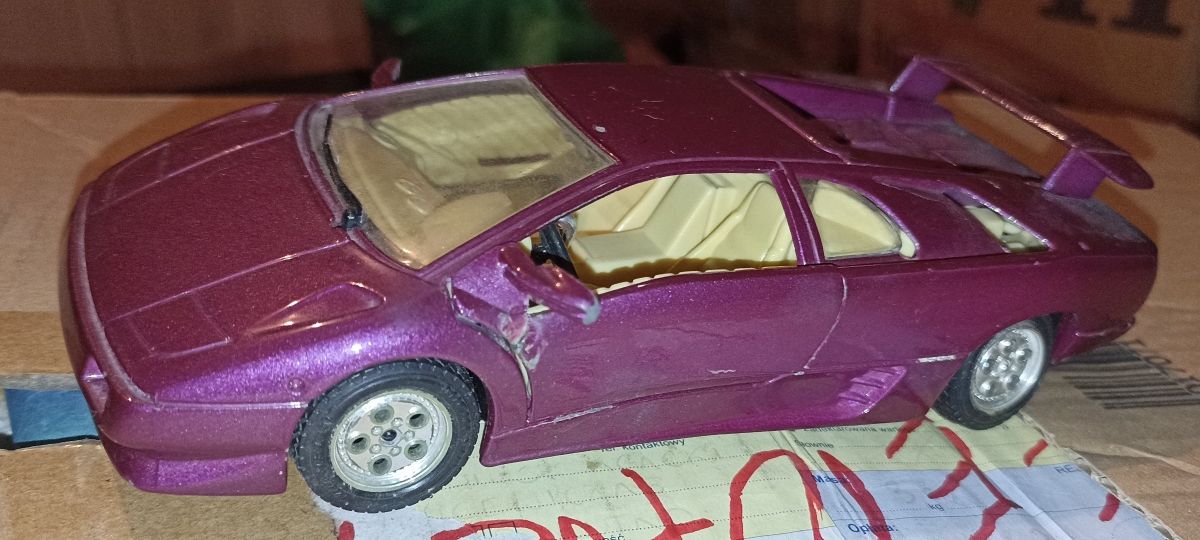 Model Lamborghini Diablo Bburago. W skali  1;24