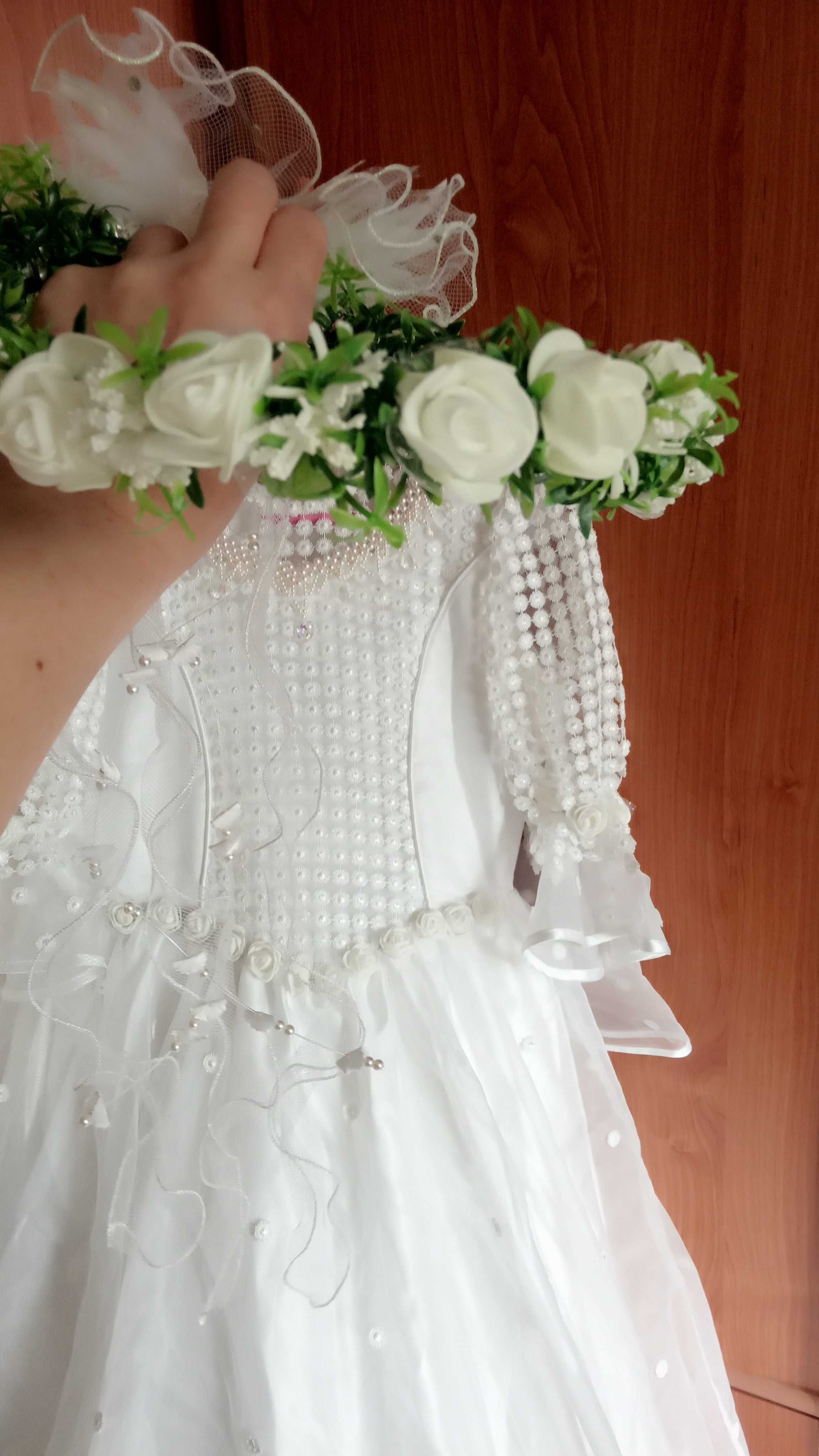 Piękna suknia komunijna+futerko, wianek,buty,torebka,rękawiczki itp.