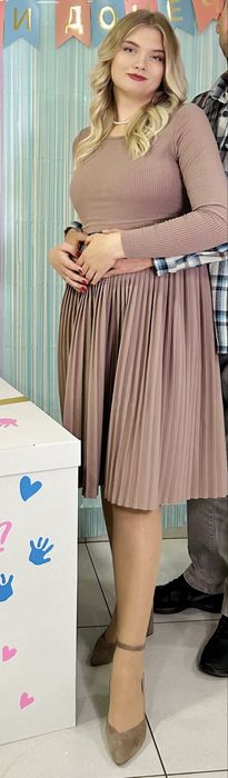 Сукня для ванітних та годуючих мам