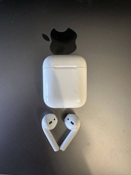 Продам airpods 2 оригінал + чохол