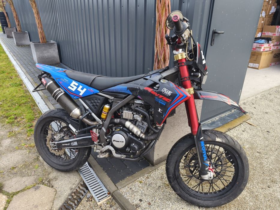 Fantic XMF XSM 125  Rama Dokumenty części silnik owiewka zacisk