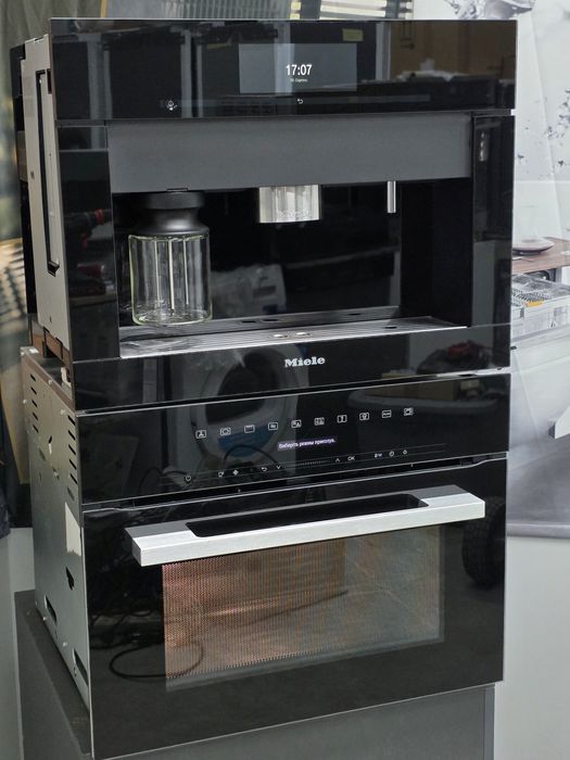 MIELE Комплект 2в1 духова шафа з мікрохвильовою Кавомашина CVA 6805