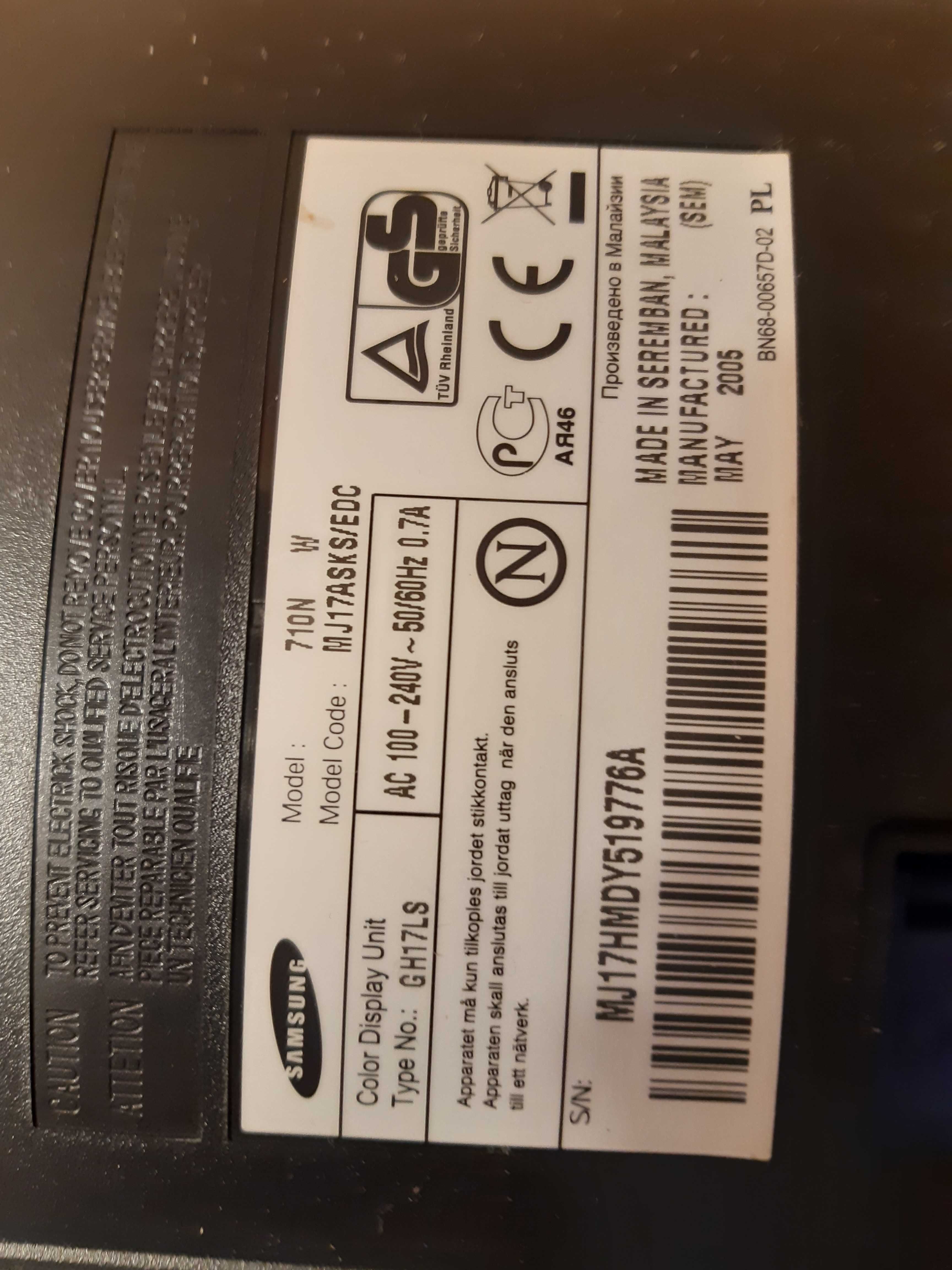 Monitor 17” Samsung 710N  SyncMaster Stan b. dobry   TANIO  !!
