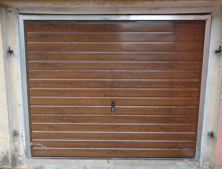 Brama garażowa podnoszona-uchylna 250x200 drewnopodobna orzech DOSTAWA