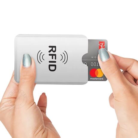 Защитный RFID чехол для защиты банковских карт с PayPass