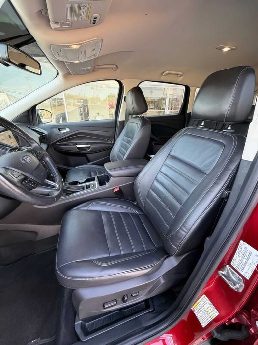 Ford Escape      2017