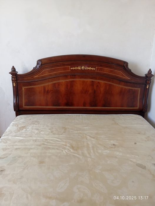 Продам кровать дубову