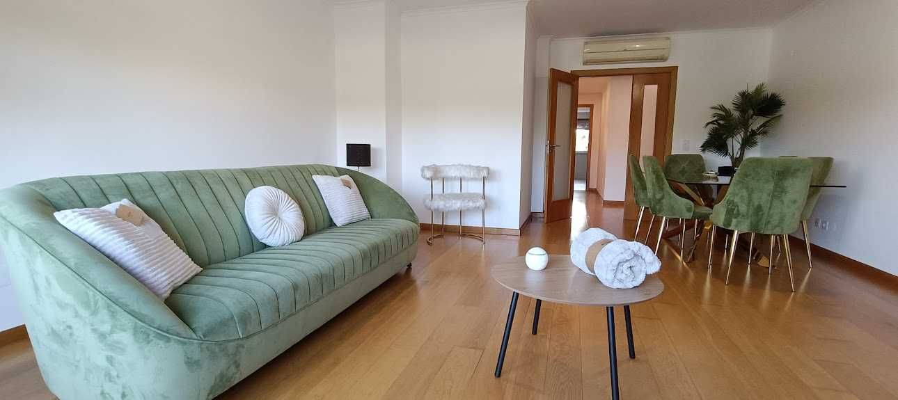 Apartamento T2 com 115m² junto à Quinta do Cerrado em Carnaxide