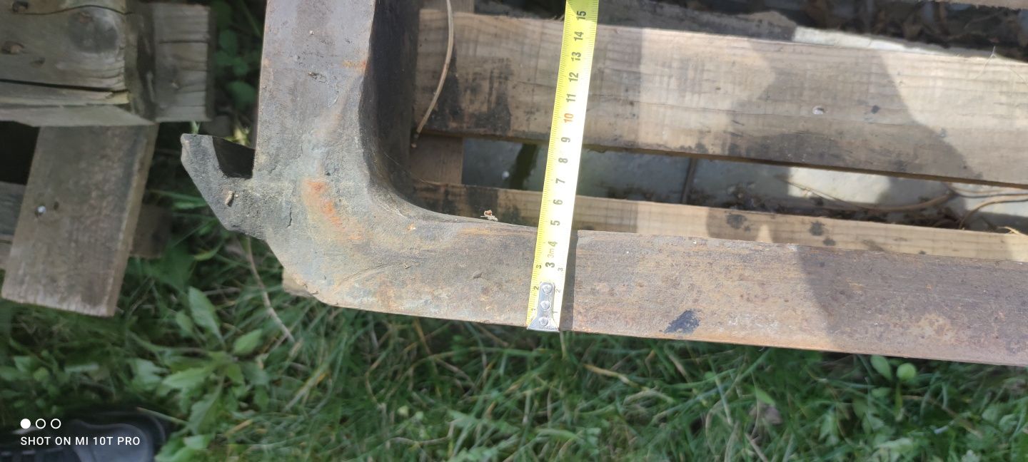Widły do wózka widłowego 3.5 t rozstaw karetki 52 bułgar