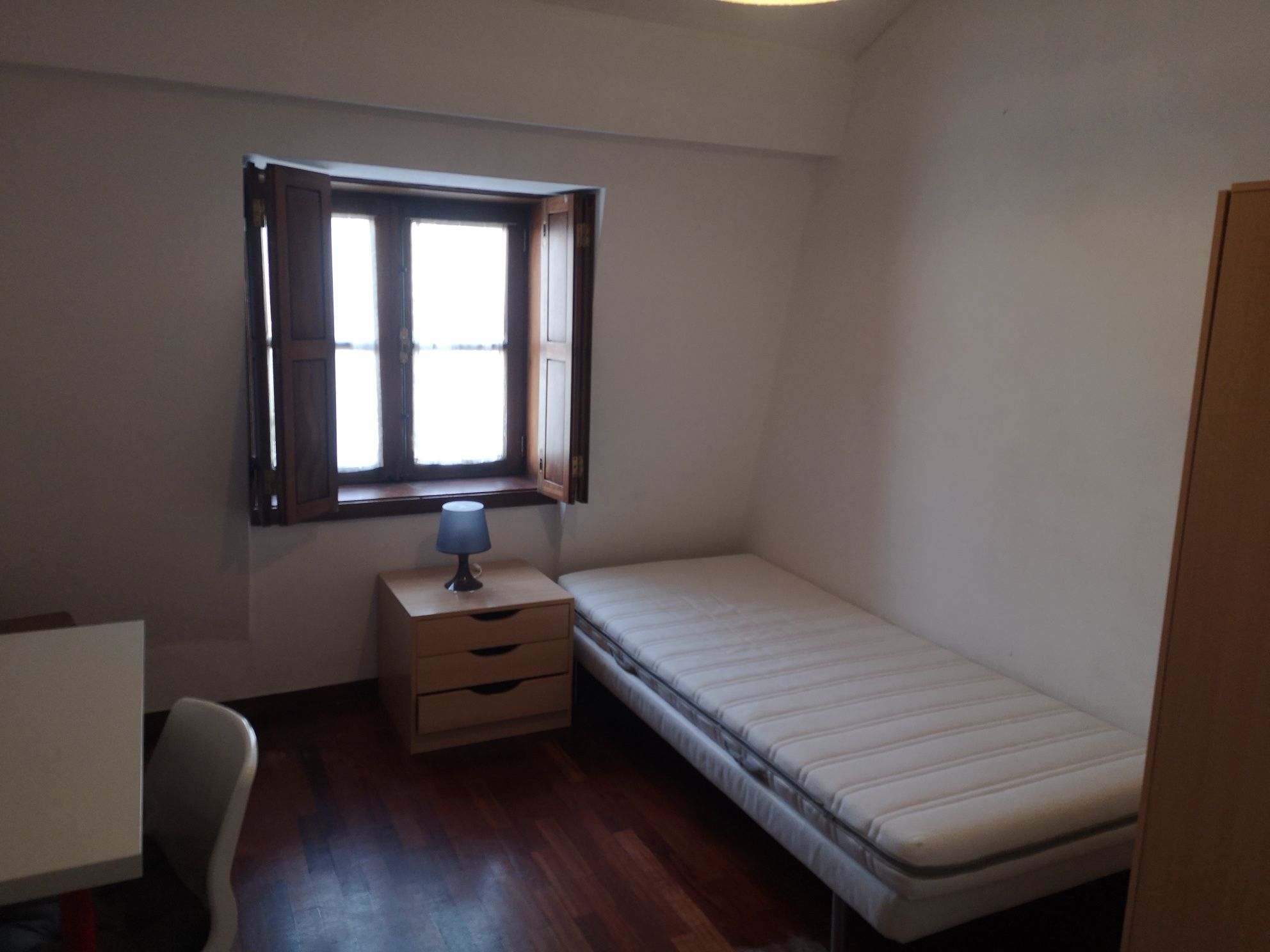 Arrendo quarto mobilado