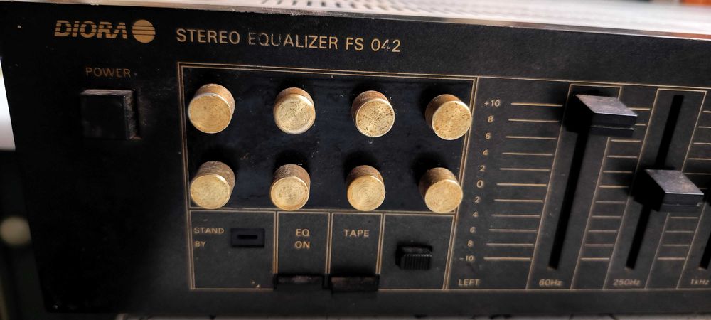 Korektor Graficzny Unitra-Diora FS-042 z wbudowanym modułem świateł