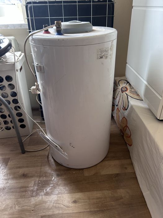 elektryczny ogrzewacz wody 80L