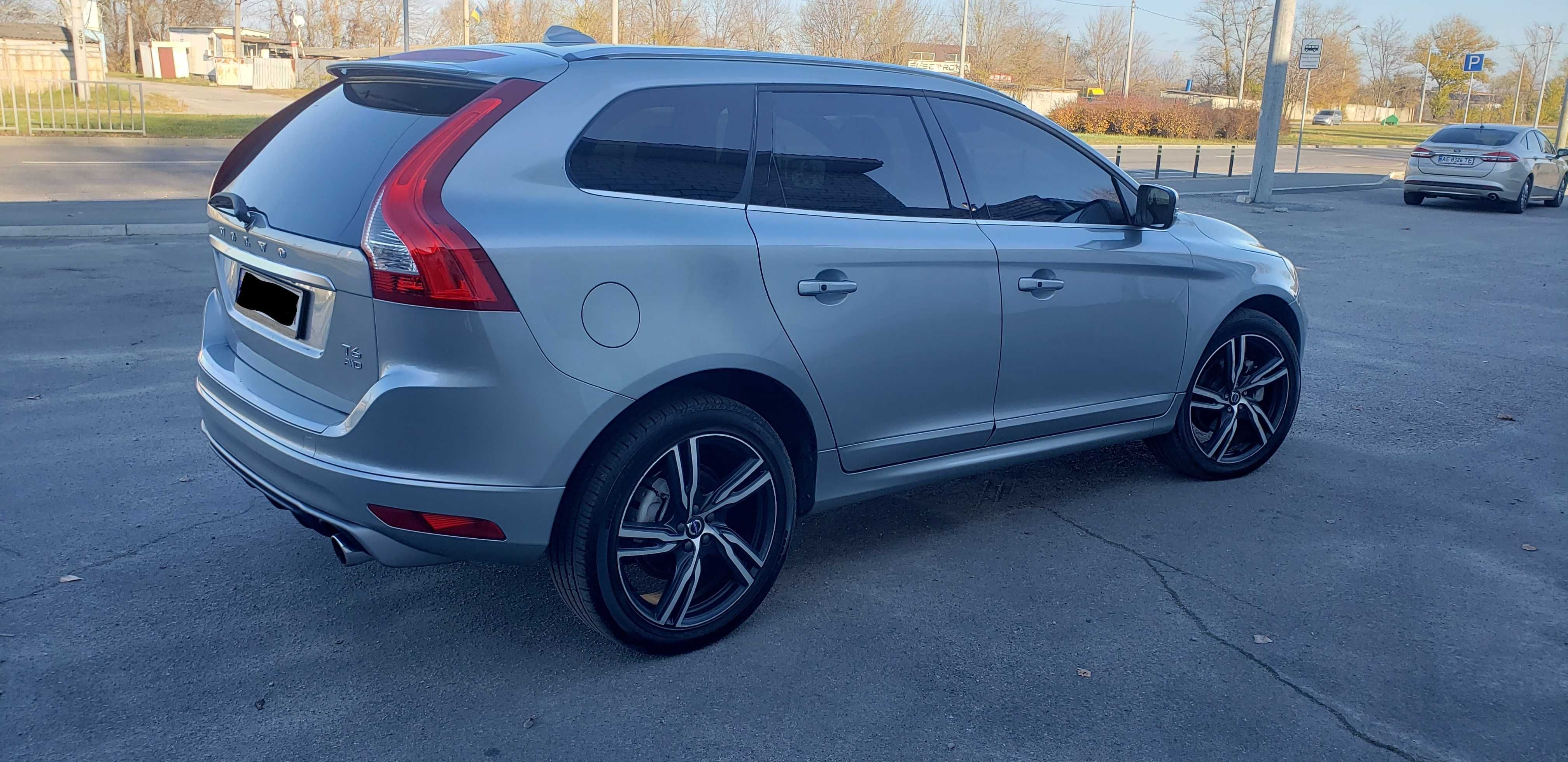 Продам Volvo XC60 R-Design 2.0литра T6 306л.с.