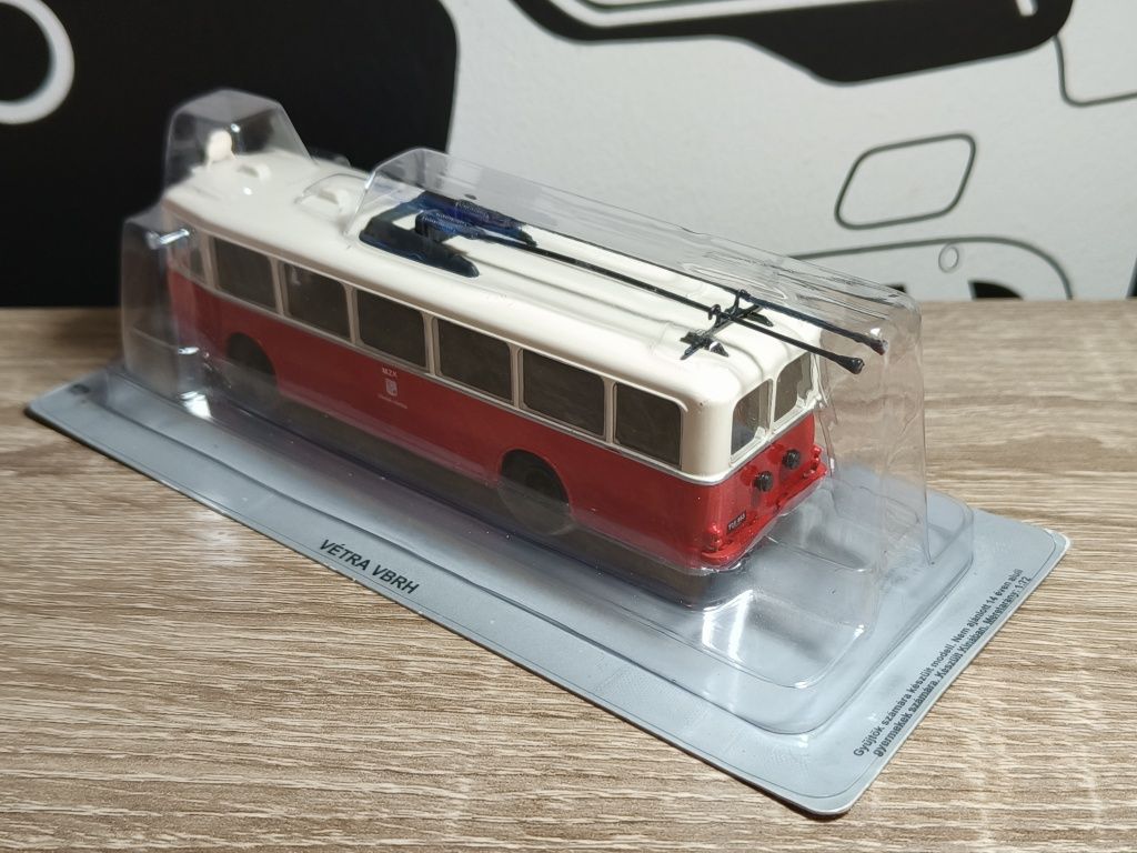 Gazetka + Model Trolejbus VETRA VBRh 1:72 DeAgostini Kultowe Auta PRL