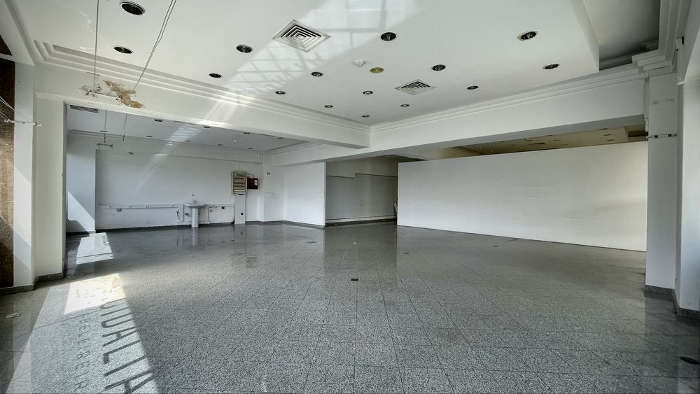 Loja 200m2 centro Almada para alugar