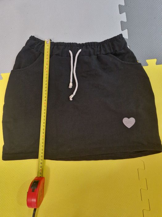 Spódnica czarna z kieszeniami