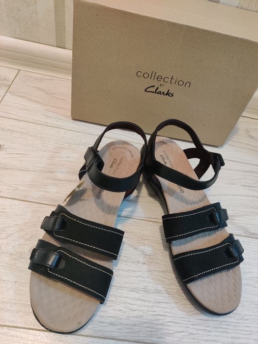 Сандалі босоніжки Clarks 40-41  10W широкі на повну  ніжку