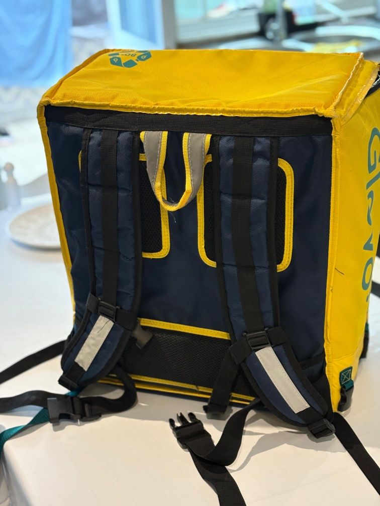Mochila Glovo expansível