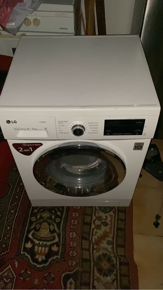 Máquina de lavar roupa e secar