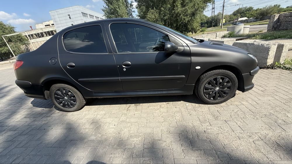 Peugeot 206 2007 год