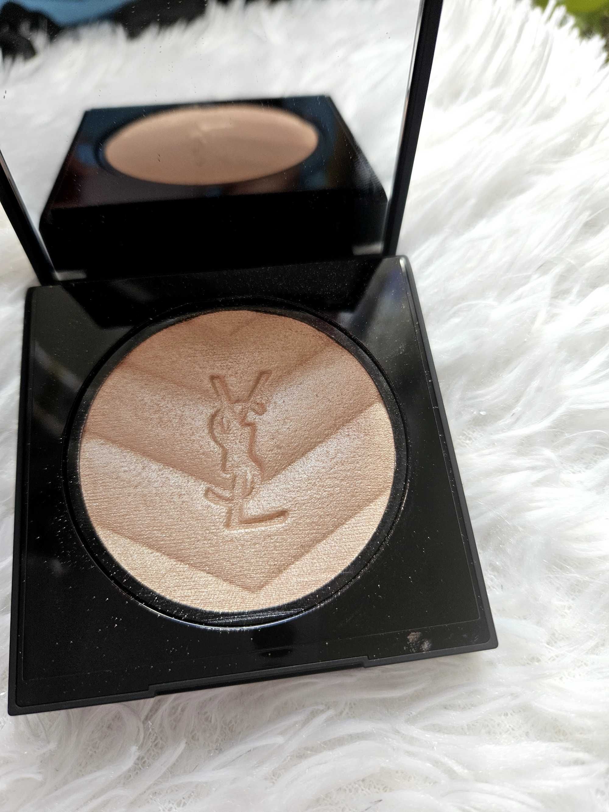 Sprzedam rozświetlacz firmy Ysl  ALL HORS ,,Hyper Luminize" nr 02
